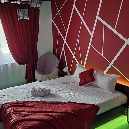 Studio Vale Lägenhet Hunedoara Exteriör bild