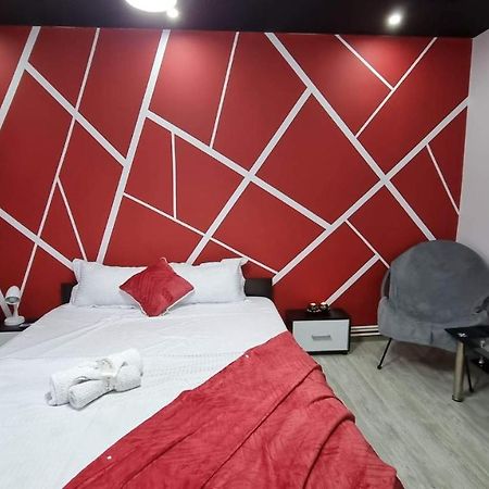 Studio Vale Lägenhet Hunedoara Exteriör bild