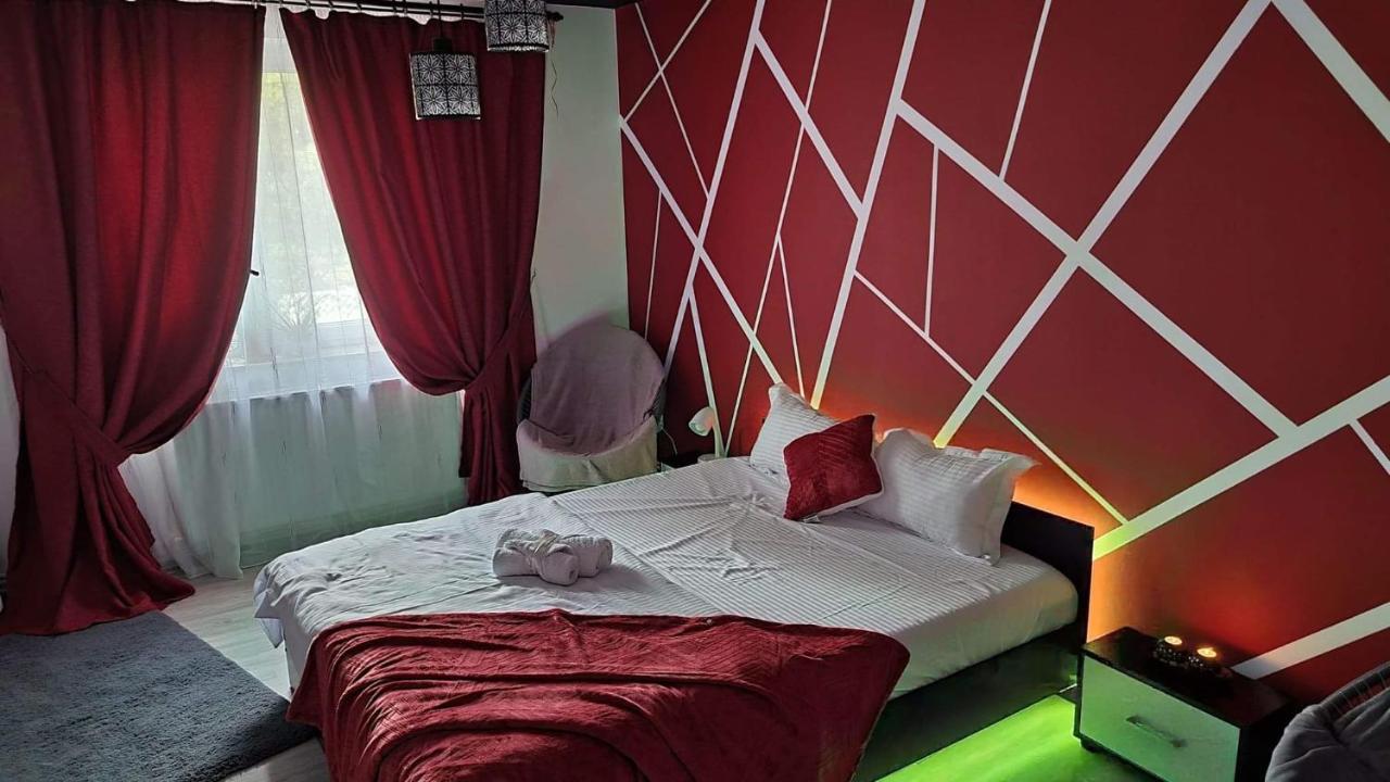 Studio Vale Lägenhet Hunedoara Exteriör bild