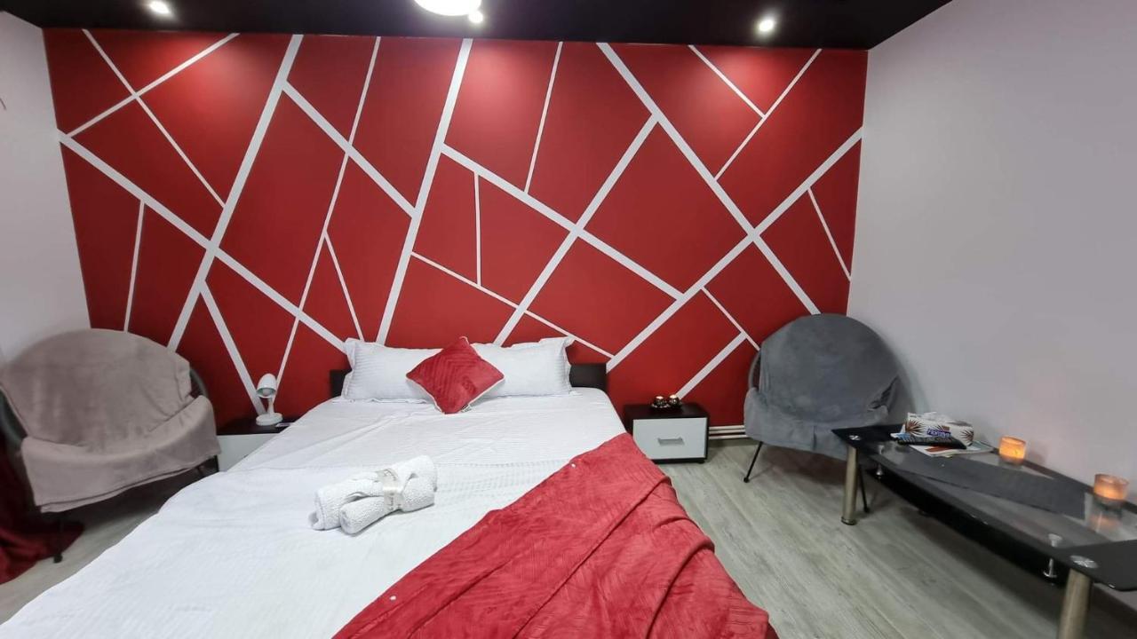 Studio Vale Lägenhet Hunedoara Exteriör bild