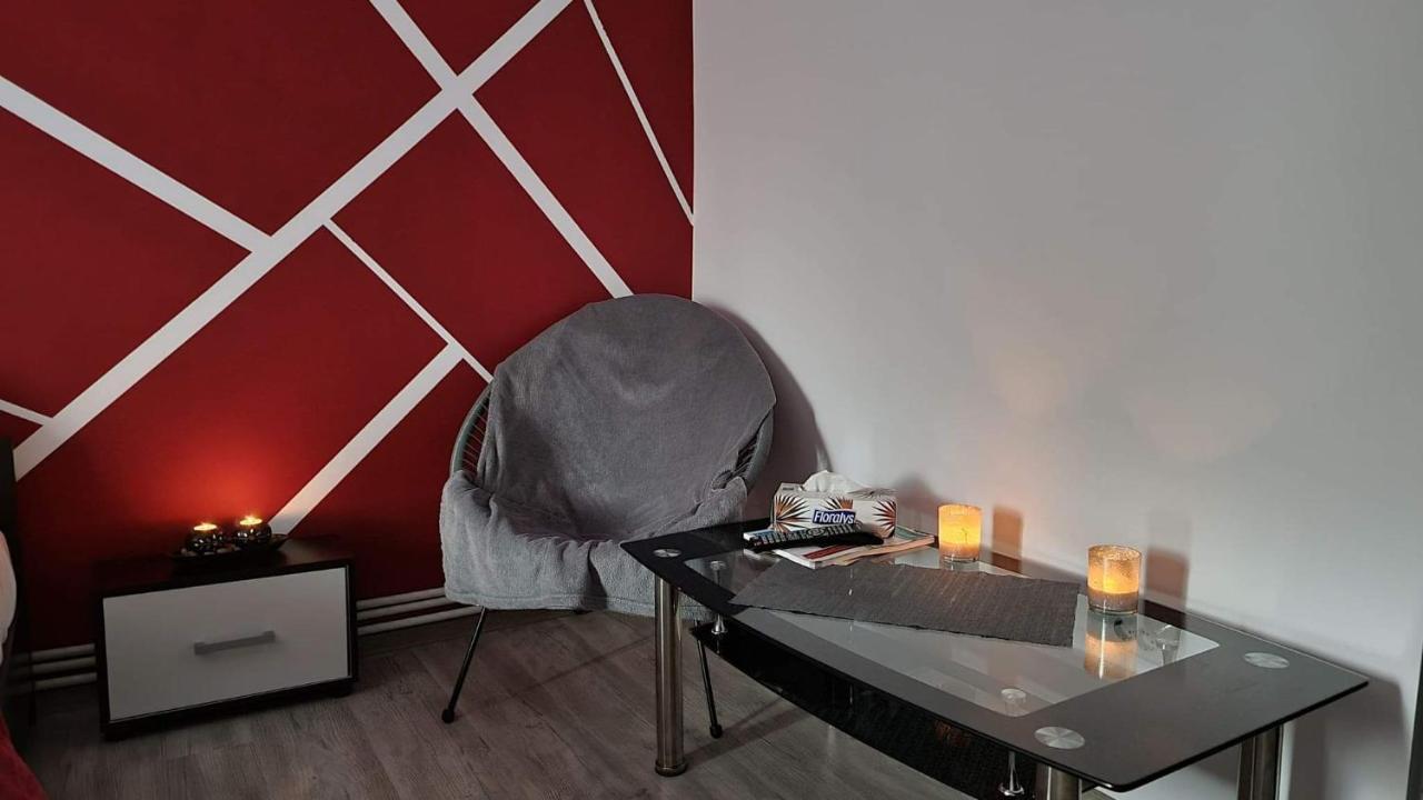 Studio Vale Lägenhet Hunedoara Exteriör bild