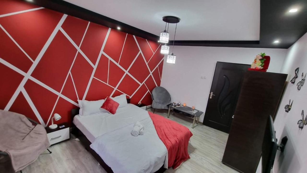 Studio Vale Lägenhet Hunedoara Exteriör bild